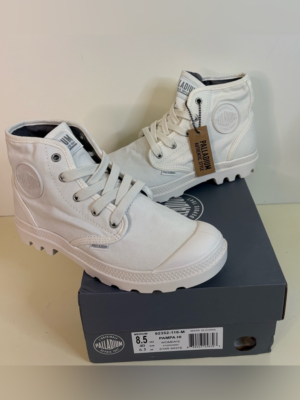 NWT Palladium Pampa Hi Canvas Boots - Star White colorway 8.5